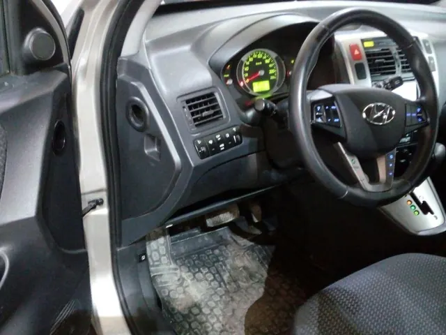 Hyundai Tucson — замена китайского комплекта на STAG: Салон
