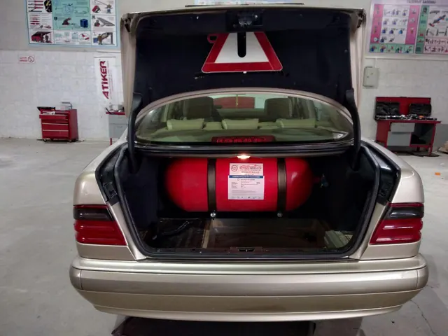Mercedes-Benz C 200 Kompressor: Баллон